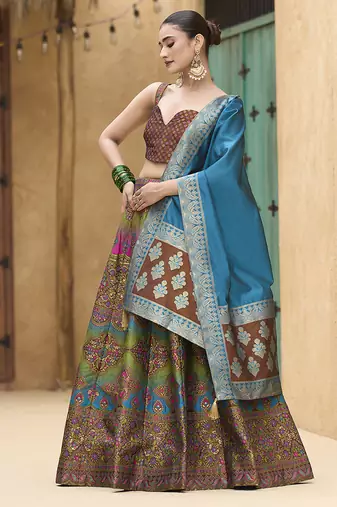 Lehenga Choli Jacquard Kanjiwaram silk blend in Brown