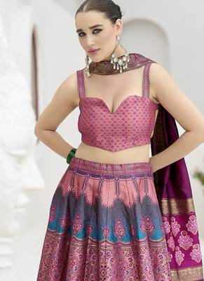 Lehenga Choli Jacquard Kanjiwaram silk blend in Pink 2