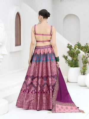 Lehenga Choli Jacquard Kanjiwaram silk blend in Pink 3