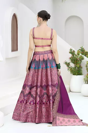 Lehenga Choli Jacquard Kanjiwaram silk blend in Pink