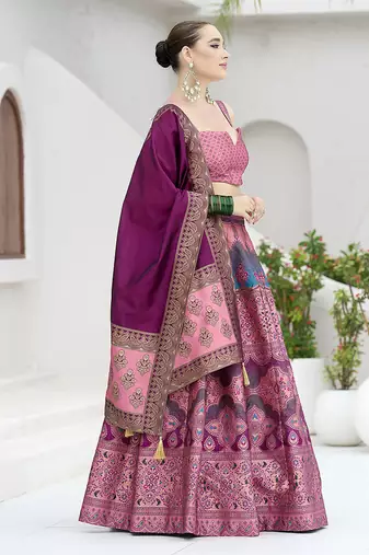 Lehenga Choli Jacquard Kanjiwaram silk blend in Pink