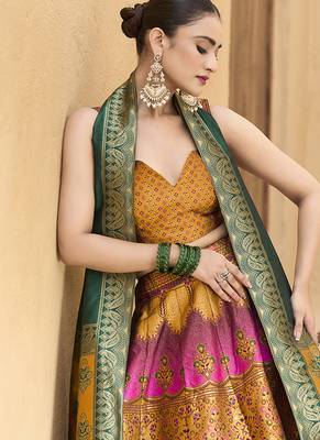 Lehenga Choli Jacquard Kanjiwaram silk blend in Yellow 2
