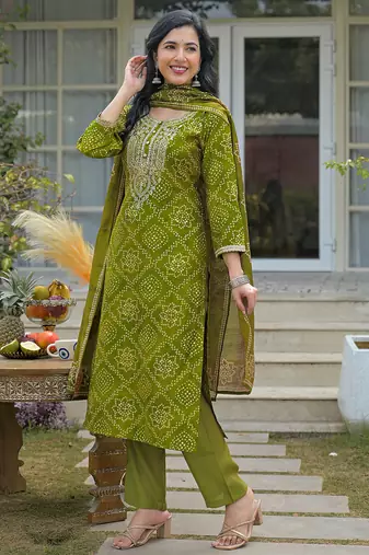 Women green silk blend bandhani embroidered straight kurta trousers with dupatta