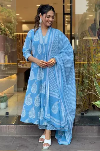 	Floral Printed Rayon Kurta Set With Dupatta
