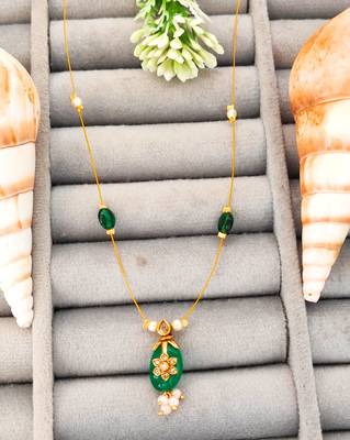 Elegant green stone pendant chain with pearl drops 1
