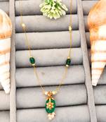 Elegant green stone pendant chain with pearl drops