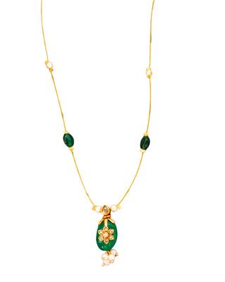 Elegant green stone pendant chain with pearl drops 3