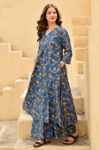 Women's Knee Length Foral Printed Kurta Set
