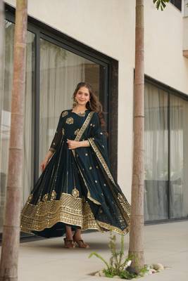 Rama Green Faux Georgette sequins Zari embroidered Kurti with dupatta 1