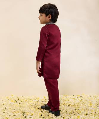 Maroon plain linen sherwani set 4