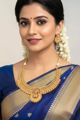 Temple jewellery lakshmi pendant choker for bridal wear