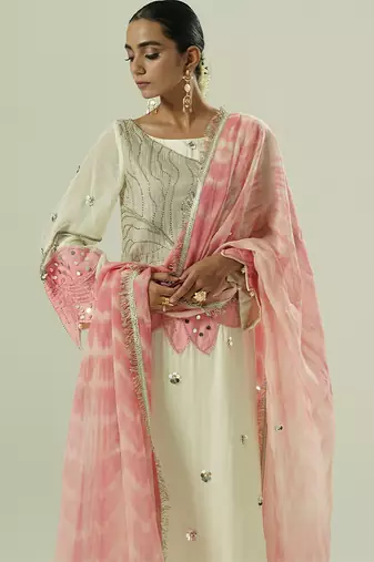 Ivory embroidered georgette kurta set