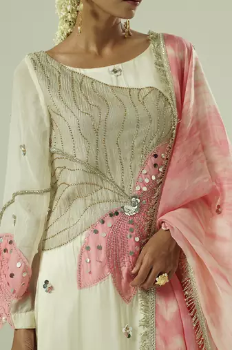 Ivory embroidered georgette kurta set