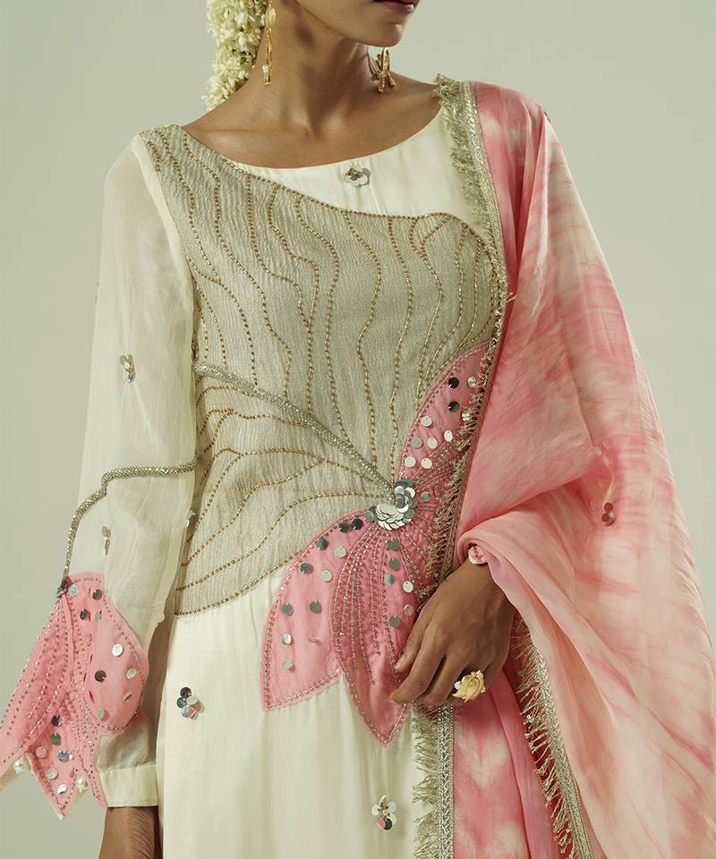 Ivory embroidered georgette kurta set