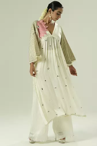 Ivory embroidered georgette kurta set