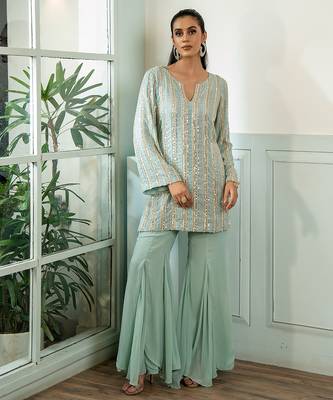 Green embroidered georgette kurta set 1