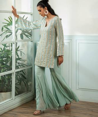 Green embroidered georgette kurta set 3