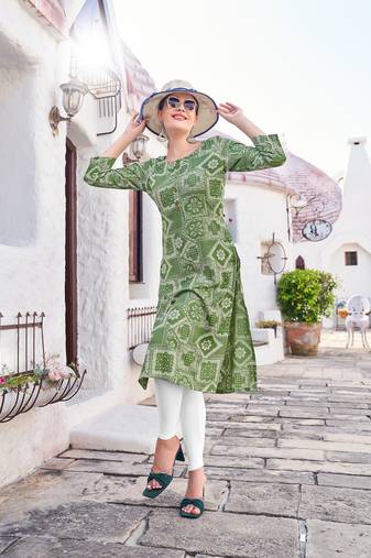 Women Print & Rayon Straight Kurti