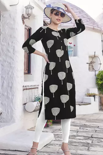 Women Print & Rayon Straight Kurti