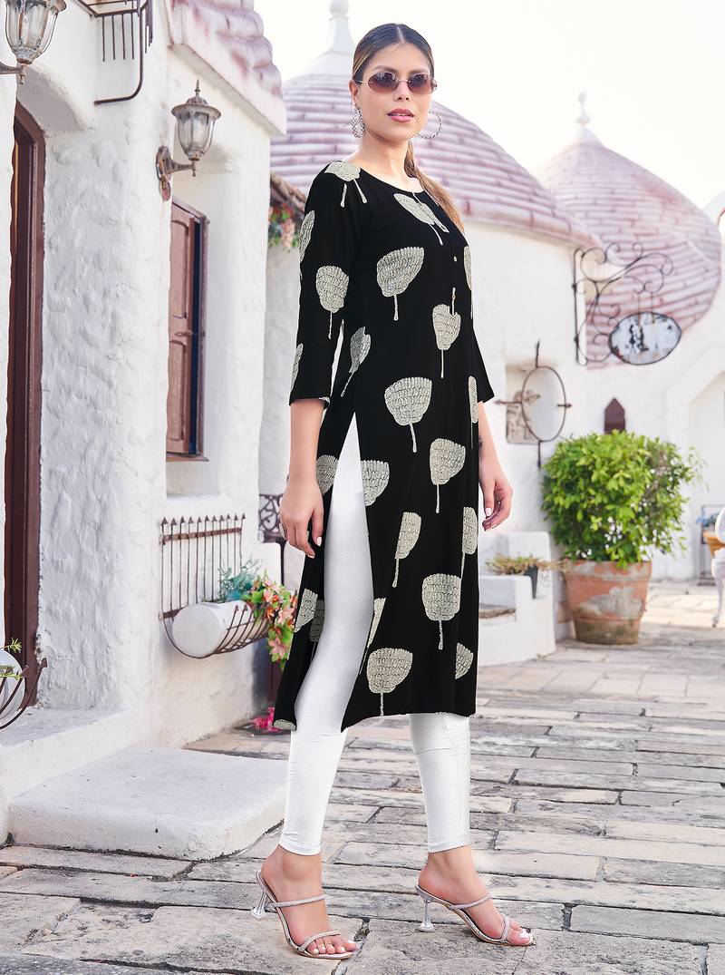 Women Print & Rayon Straight Kurti