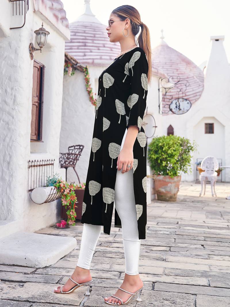 Women Print & Rayon Straight Kurti