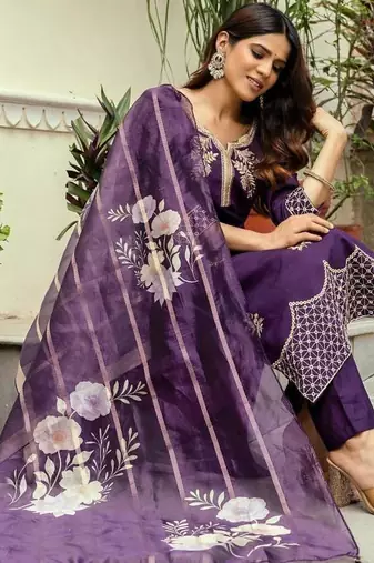 Viscose Chanderi Thread Work Straight Kurta Pant and Dupatta Set