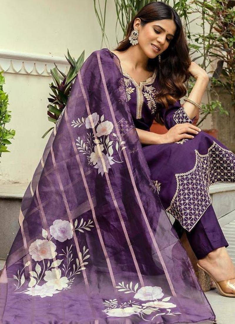 Women's Beautiful Viscose Chanderi Fabric Thread Work Straight Kurta Pant and Dupatta Set