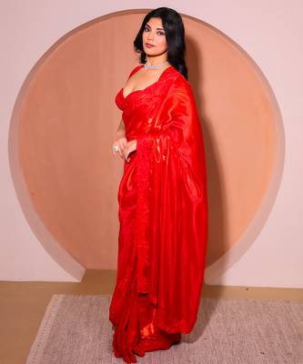 Red organza saree 2