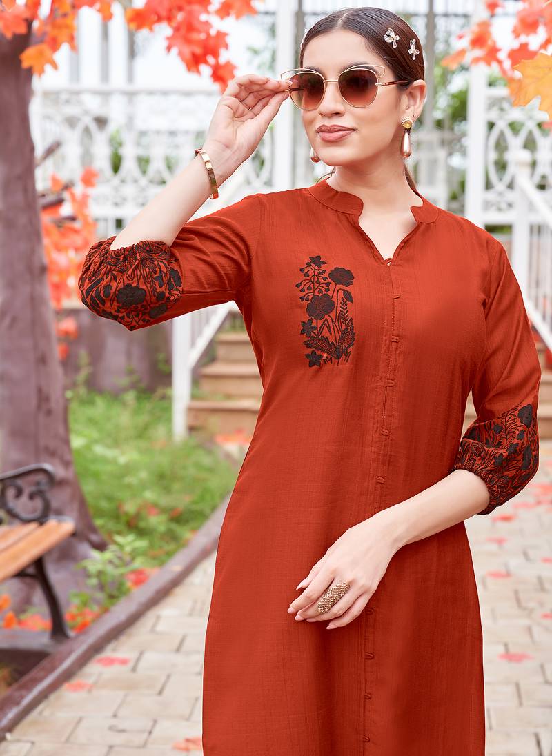 Women Embroidered & Rayon Straight Kurti