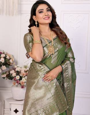 Green weaving soft organza saree with blouse 4
