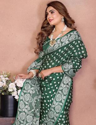 green handmade bhandhej viscos silk blend saree with blouse 4