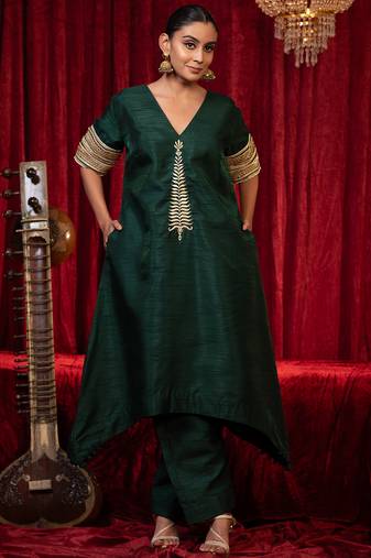 Green v-neck zari kurta with lace detail, side pocket & plazzo set