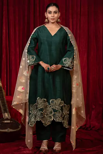 Green zari embroidered raw silk kurta plazzo & dupatta set
