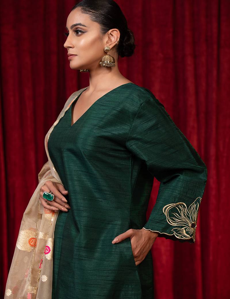 Green zari embroidered raw silk kurta plazzo & dupatta set