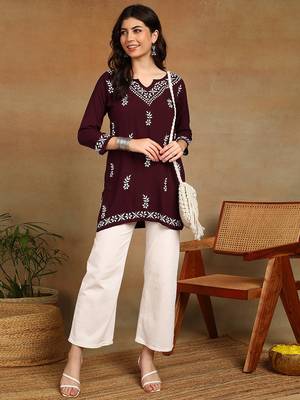 women ethnic motifs hand embroidered v-neck chikankari liva straight kurti 3