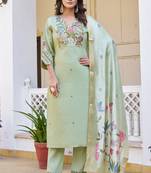 Women Mul Chanderi with thread work & Khatli Work Kurta With Trouser & With Dupatta