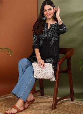 Hand embroidered lucknow chikankari a-line black cotton kurti for women 3