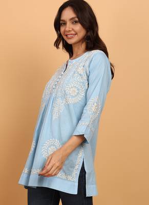 Hand embroidered lucknow chikankari a-line blue cotton kurti for women 2