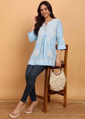 Hand embroidered lucknow chikankari a-line blue cotton kurti for women 3