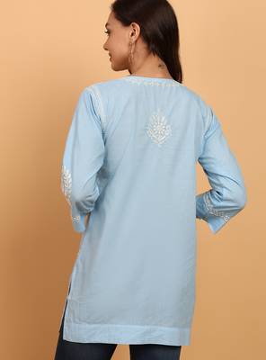 Hand embroidered lucknow chikankari a-line blue cotton kurti for women 4