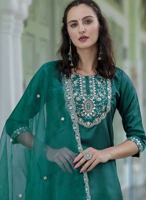 Silk blend green casual wear embroidery work kurta set 2