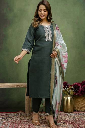 Cotton blend dark green casual wear embroidery work kurta set