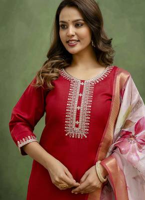 Cotton blend red casual wear embroidery work kurta set 2