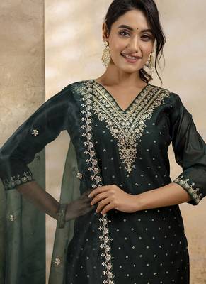 Chanderi silk lavender party wear embroidery work kurta set 2