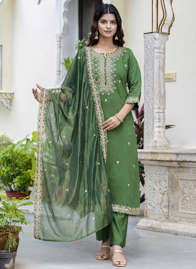 Silk blend green occasional wear embroidery work kurta set