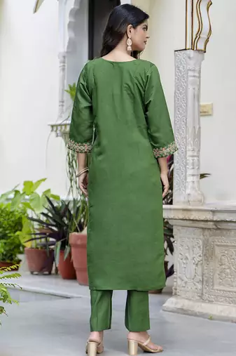 Silk blend green occasional wear embroidery work kurta set