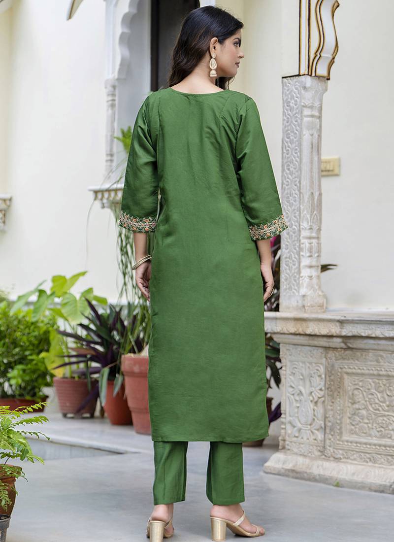 Silk blend green occasional wear embroidery work kurta set