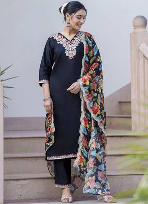 Silk blend black casual wear embroidery work kurta set 2