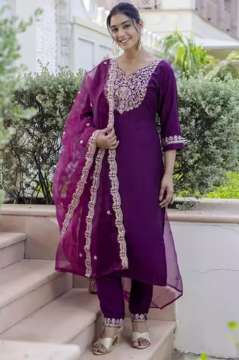 Silk blend magneta casual wear embroidery work kurta set