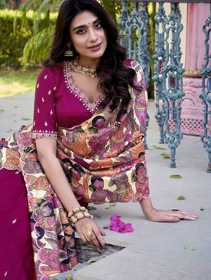 Raani  pink Charm in Vichitra Silk Sequins Embroidery with Kalamkari Border 3